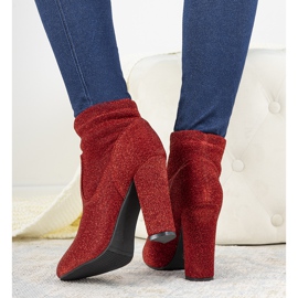 BM Punaiset kiiltävät nilkkurit Birgit -pylväässä punainen 1