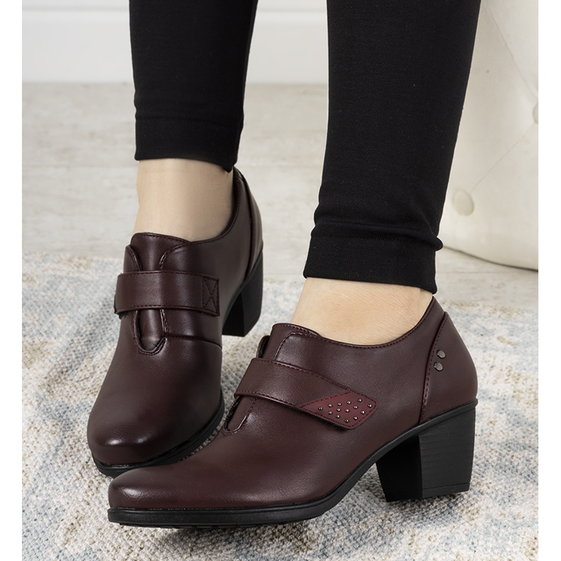 Maroon puhuu Biermannin viestistä punainen monivärinen 1