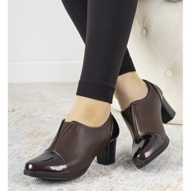 Brown puhuu Villarealin postauksesta ruskea 1