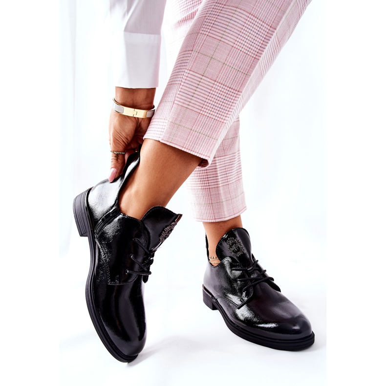 Lakatut kengät Sergio Leone lämmitetty PB262 musta 2