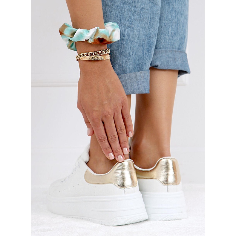 Valkoiset naisten lenkkarit T0YD8240-5 WHITE / GOLD valkoinen kultainen 1