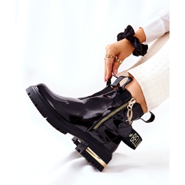 PM1 Klassiset lakatut saappaat mustalla Lorie -raidalla 1