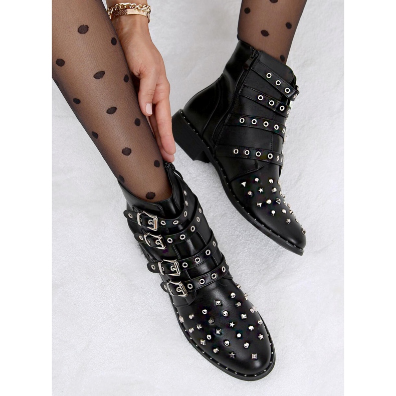 Mustat saappaat, joissa nastat musta M8AX1658-18 Musta 1