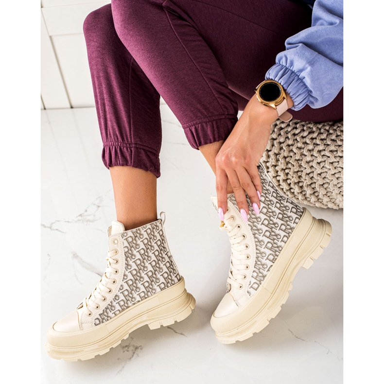 TRENDI Korkean beige -muodin lenkkarit 1