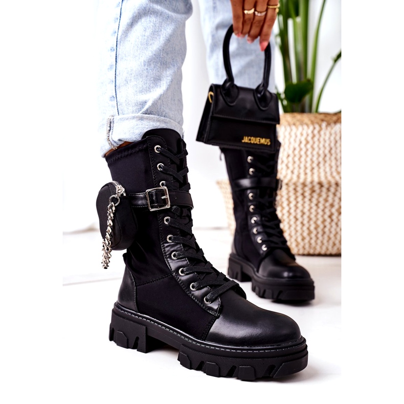 PS1 Lämpimät työntekijät munuaismustalla katsovat minua 1