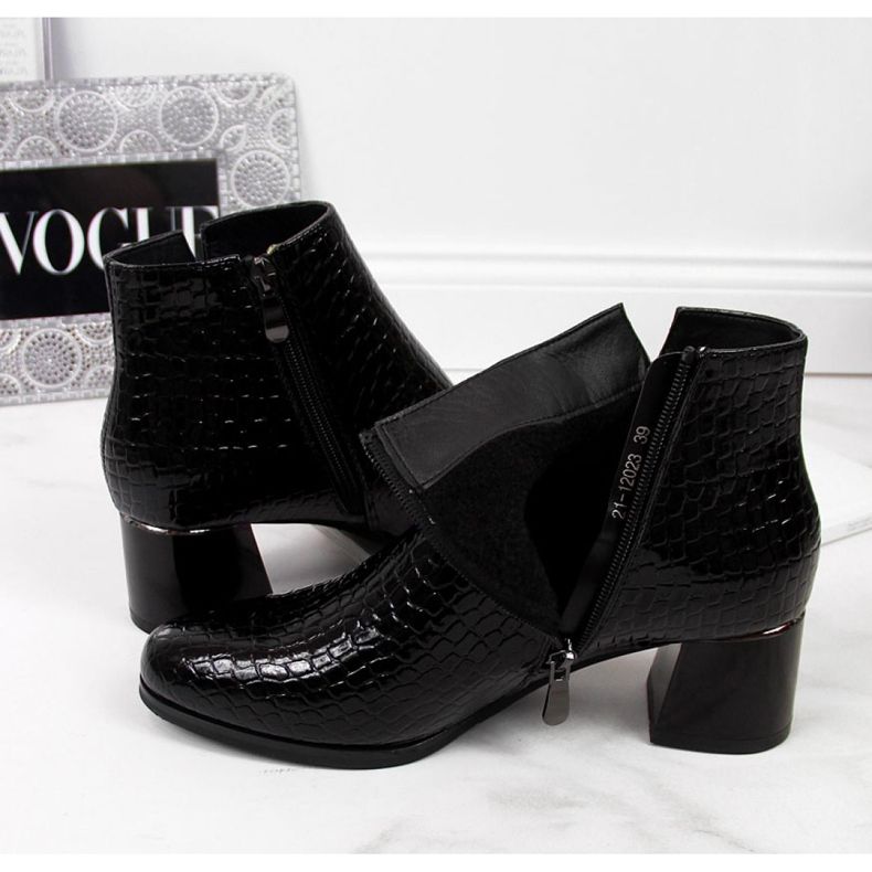 Korkokengillä varustetut korkokengät Potocki W WOL30A musta 1