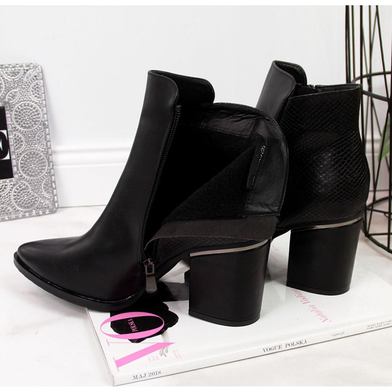 Eristetyt saappaat Potocki W WOL31A musta 1