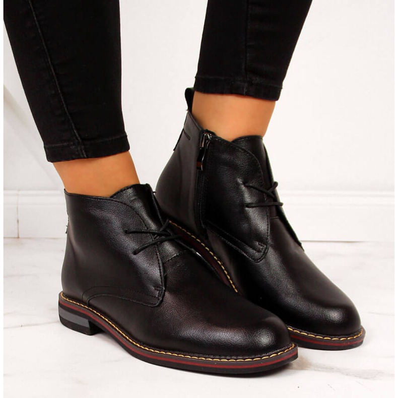 Nahkaeristetyt saappaat T.Sokolski W SCA141 musta valkoinen 2