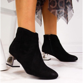 Saappaat koristeellisella kantapäällä T.Sokolski W SCA144A musta 1