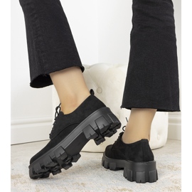 Mustat kengät paksulla Melisande -pohjalla 1