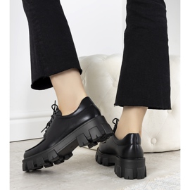 Mustat kengät paksulla Lamare -pohjalla 1