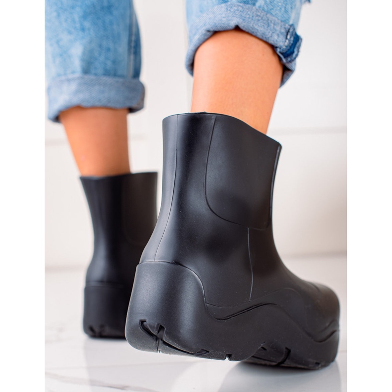 TRENDI Galoshit muotialustalla musta 1