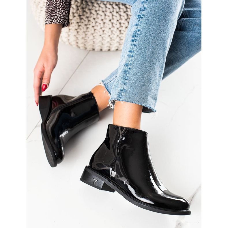VINCEZA mustat lakatut saappaat 1