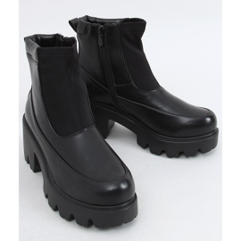 Mustat saappaat paksulla pohjalla CH19208 Musta 1