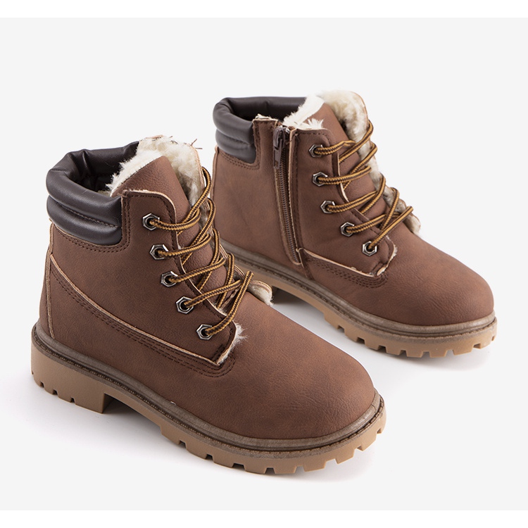 Marseaun lasten ruskeat perävaunut 1