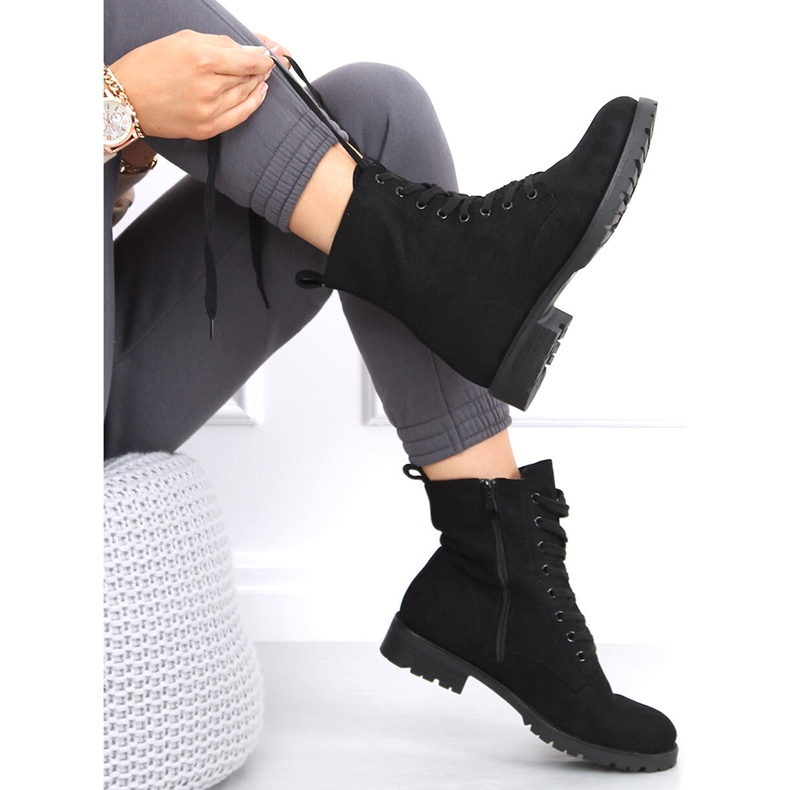 Bente Blackin nauhatyöntekijät musta 2