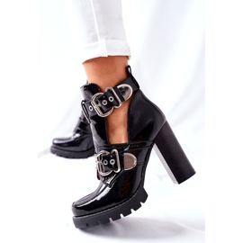 Saappaat mustalla lakatulla Bramshall -soljella 2