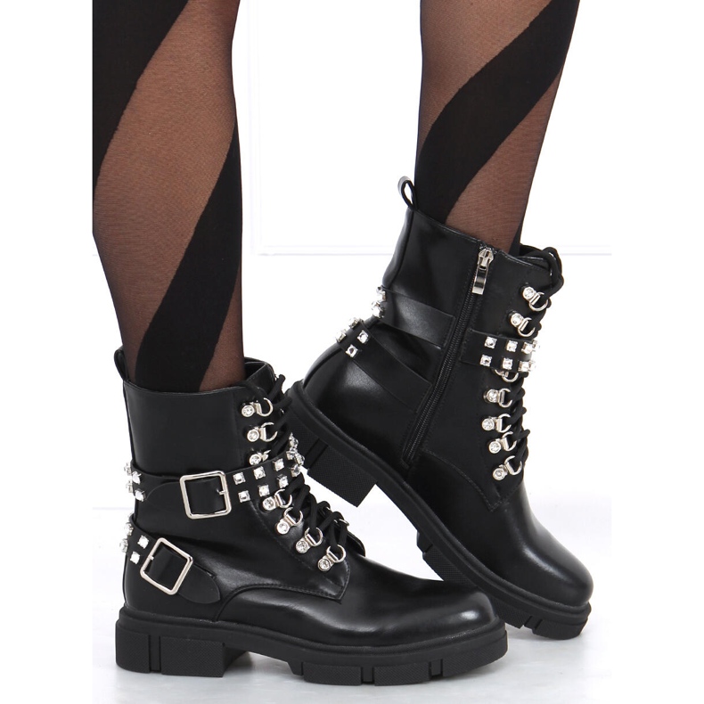 Saappaat Lise Black -suuttimilla musta 1