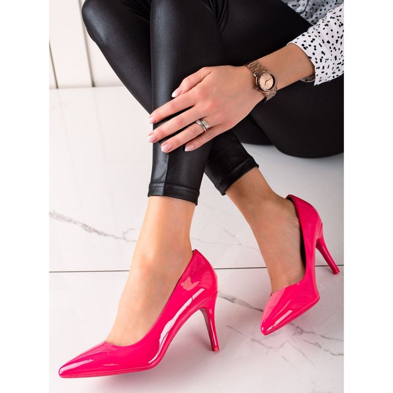 Best Shoes Vaaleanpunaiset lakatut pumput vaaleanpunainen 1