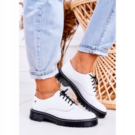 Naisten Oxfords Maciejka -nahkakengät, lakattu valkoinen 04087-11 1