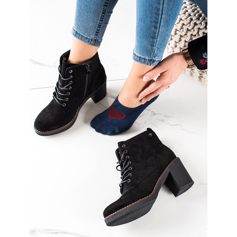 TRENDI Pitsiset nilkkurit musta 2