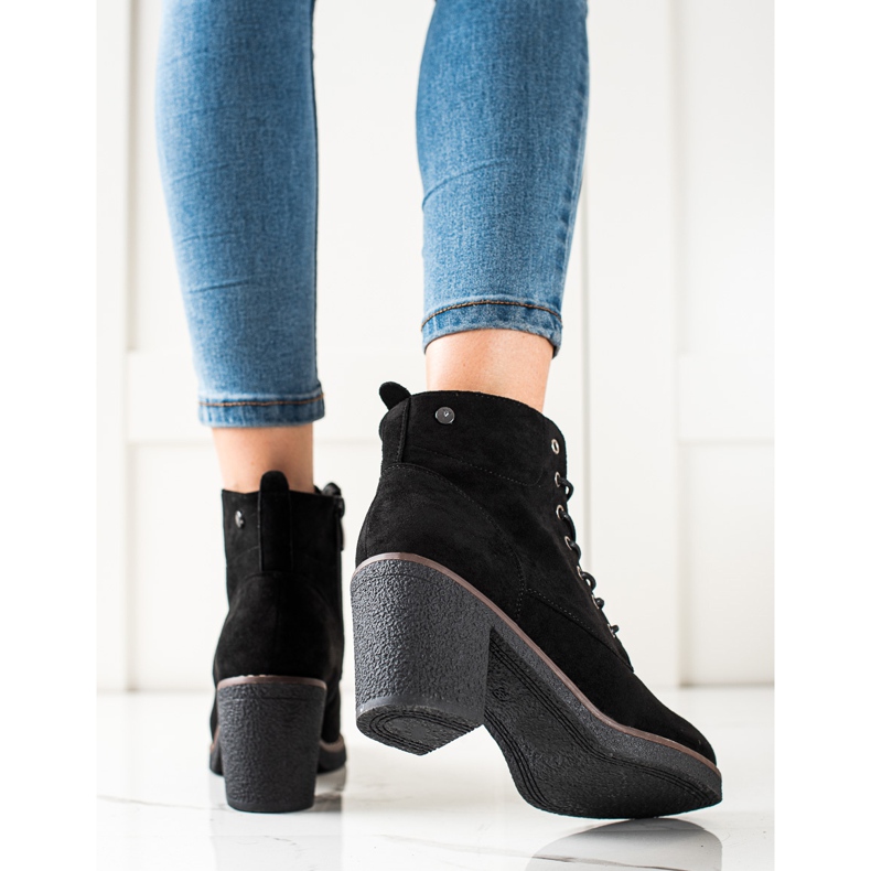 TRENDI Pitsiset nilkkurit musta 1