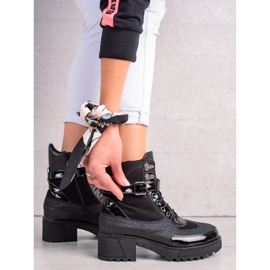 Queen Vivi Tyylikkäitä mustia työntekijöitä musta 2