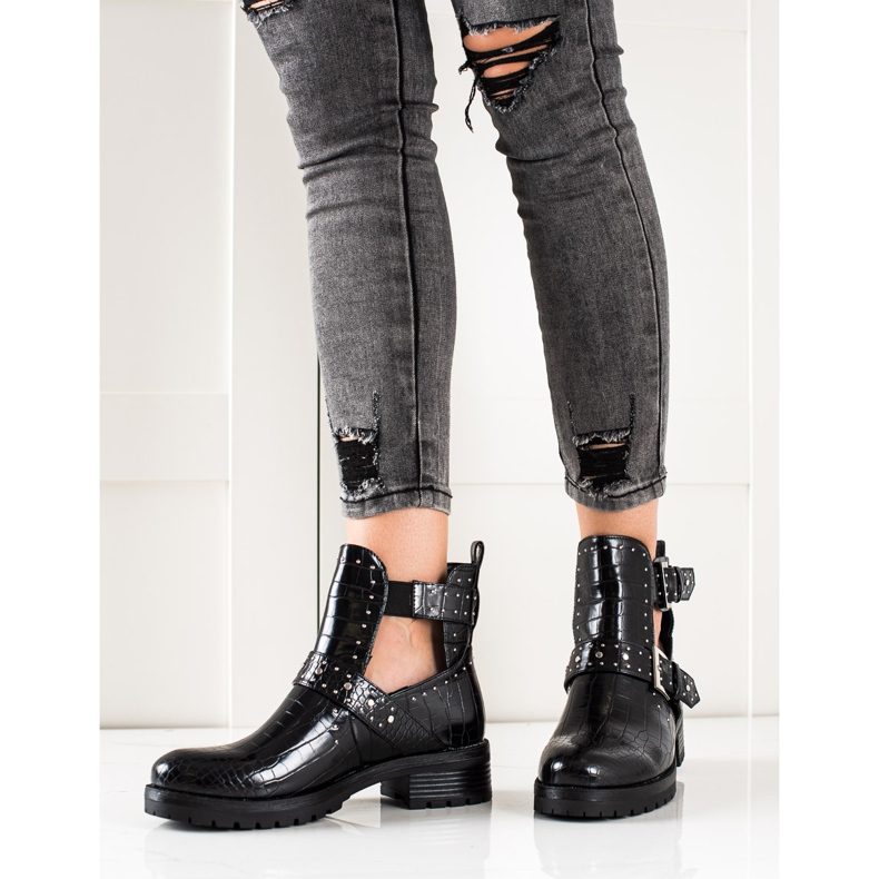 Bestelle Työntekijät soljen koristeella musta 2