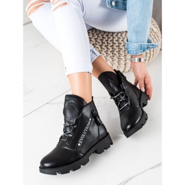 Sergio Leone Mustia muotityöntekijöitä musta 2