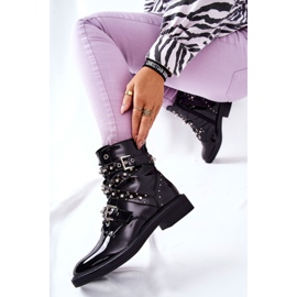 Lakatut saappaat mustilla Lorist -nauhoilla musta 1