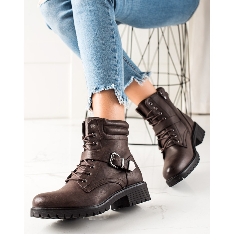 Anesia Paris Ruskeat työntekijät soljella 1