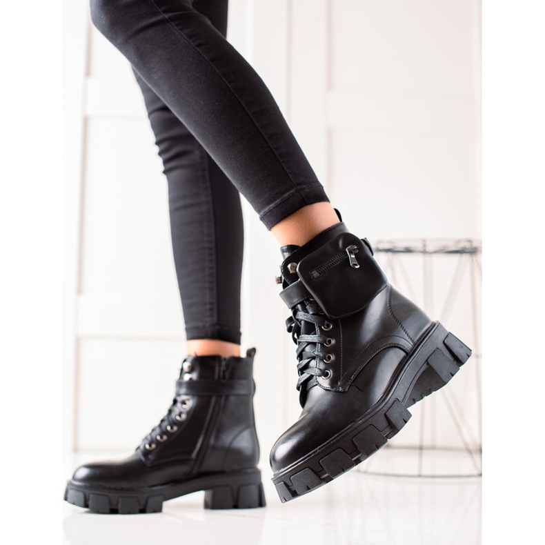 Doli-Berry Mustat työntekijät taskulla 1