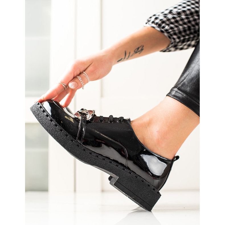 TRENDI Muodikkaat mustat kengät 1