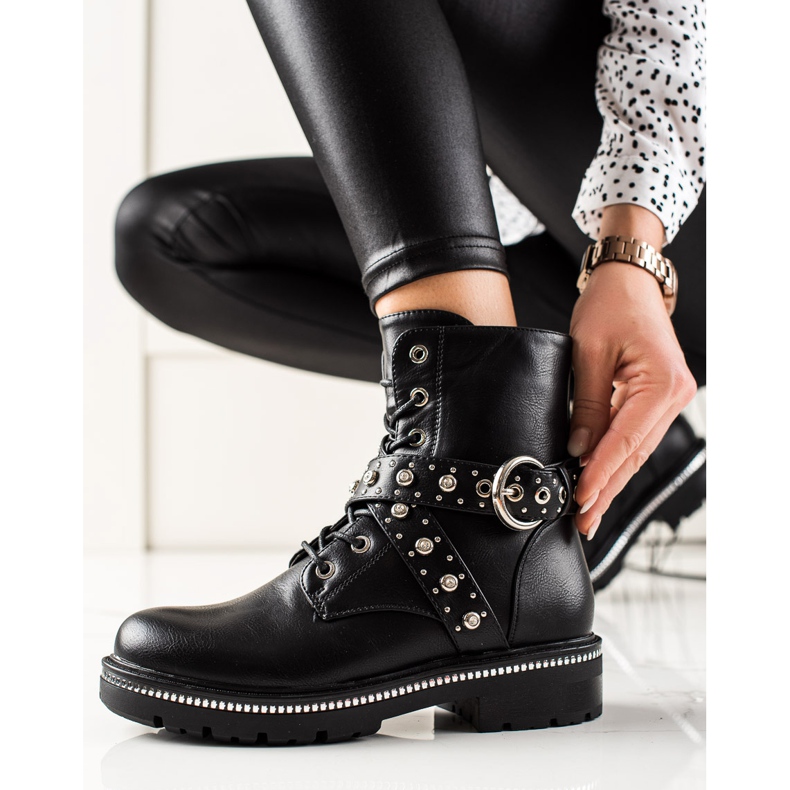 Kayla Rock -työntekijät suihkulla musta 2