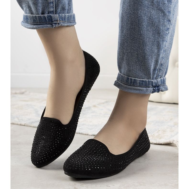 Mustat ballerinat, jotka on koristeltu Harriette-kuutiozirkonialla 1