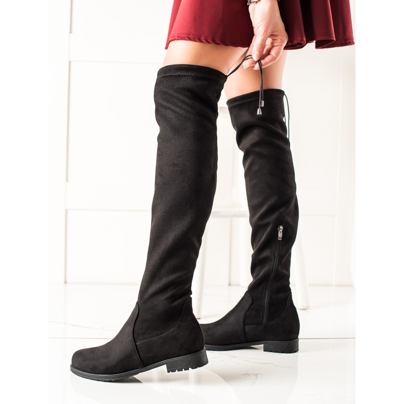 TRENDI Mustat muskettisoturit 2