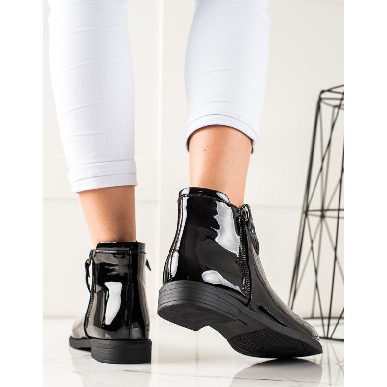 TRENDI Klassiset lakatut saappaat musta 1