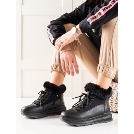 TRENDI Musta lumisaappaat turkis 1