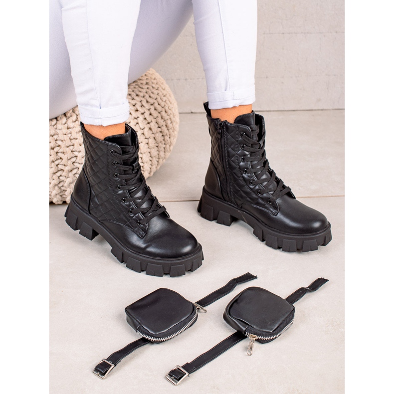 Best Shoes Tikatut anturit taskulla musta 1