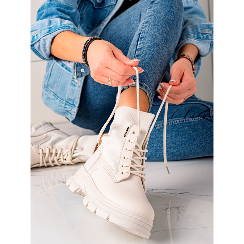 TRENDI Nauhaiset beige-saappaat 1