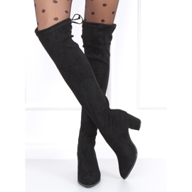 Peti Blackin korkeakorkoiset saappaat musta 1