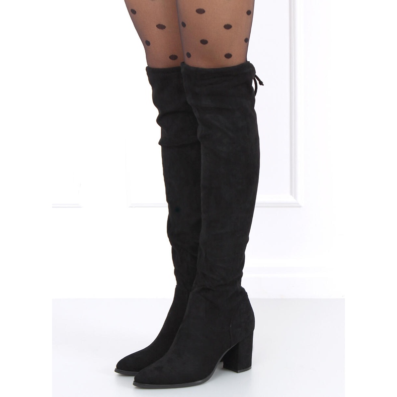 Peti Blackin korkeakorkoiset saappaat musta 2