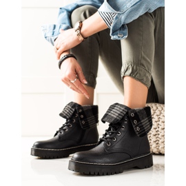 TRENDI Kääntyvällä varrella varustetut saappaat musta 1