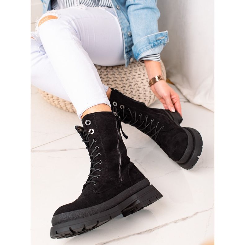 Bona Mustat eristetyt työntekijät 1