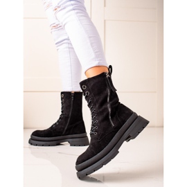 Bona Mustat eristetyt työntekijät 2