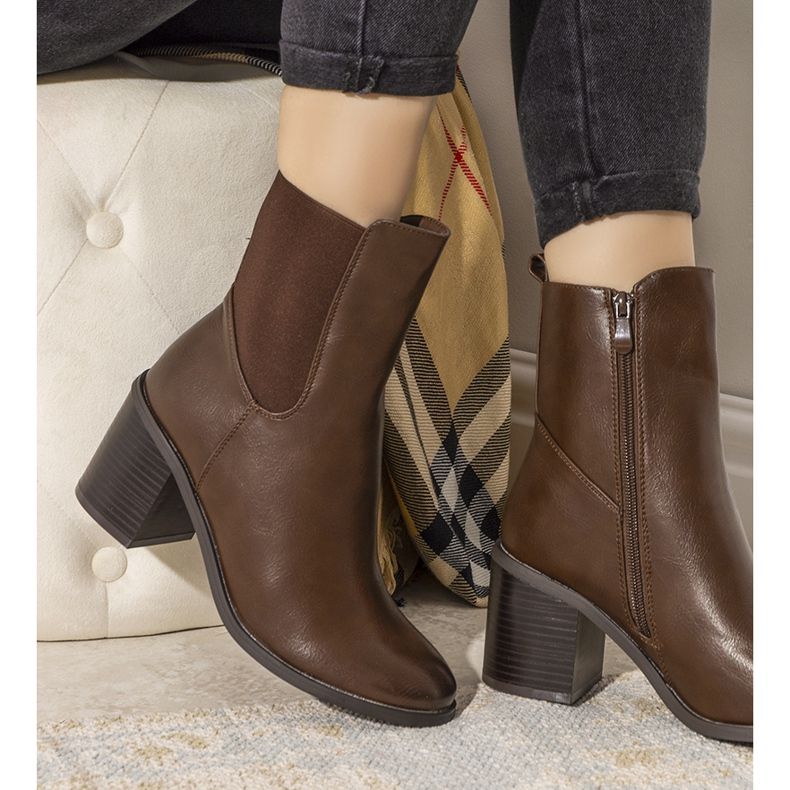 Michelle ruskeat eristetyt saappaat 1