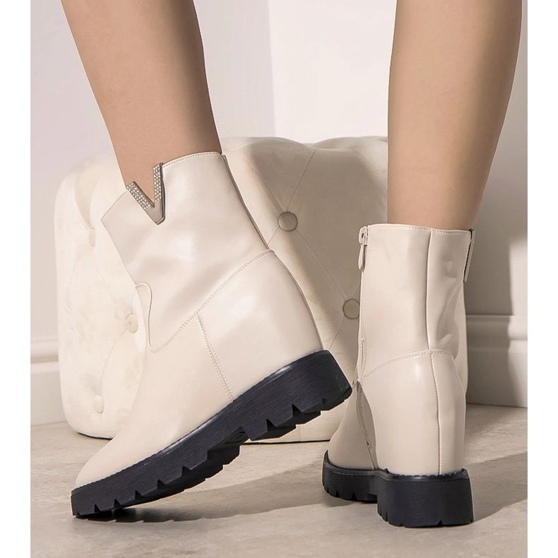 Beiget naisten saappaat Goldie wedgessä ekru 1