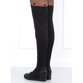 Sukkasaappaat kiilassa Futura Black musta 2