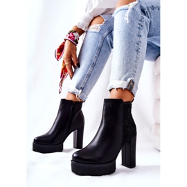 PS1 Korkeat nahkasaappaat mustassa Diomice-postissa 2