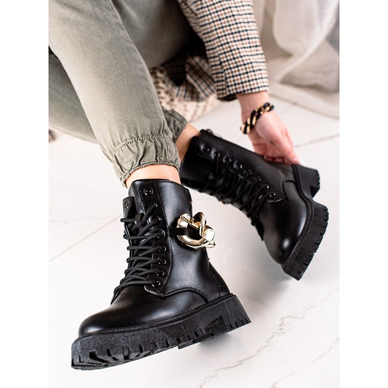 Groto Gogo Mustat ansoja koristeella 1